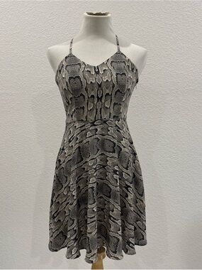 Express Snake Skin Halter Fit & Flare Mini Dress SZ 4 A-Line V Neck Strap Flowy
